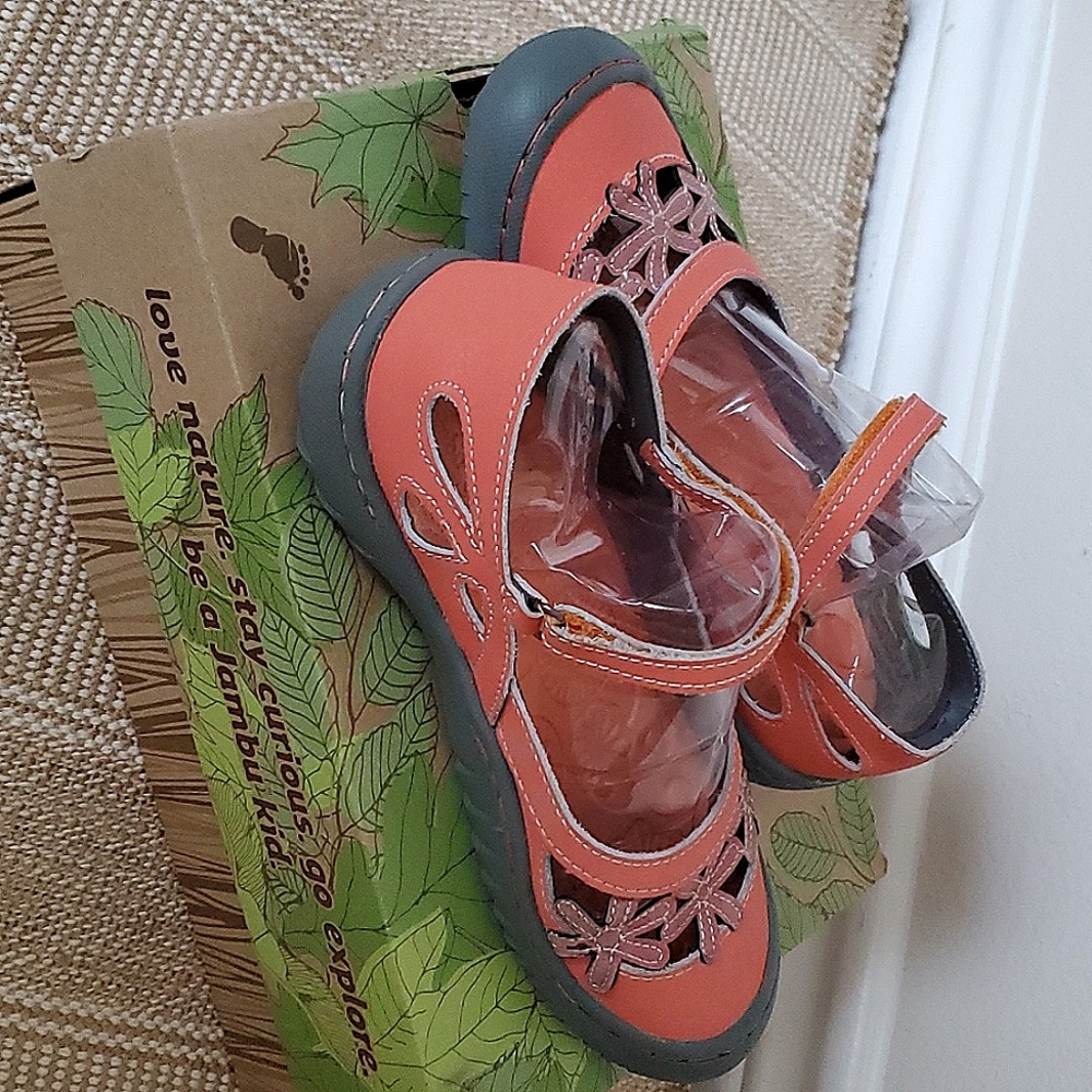 Big Girls Shoes Size 4 (Casual-Sport)